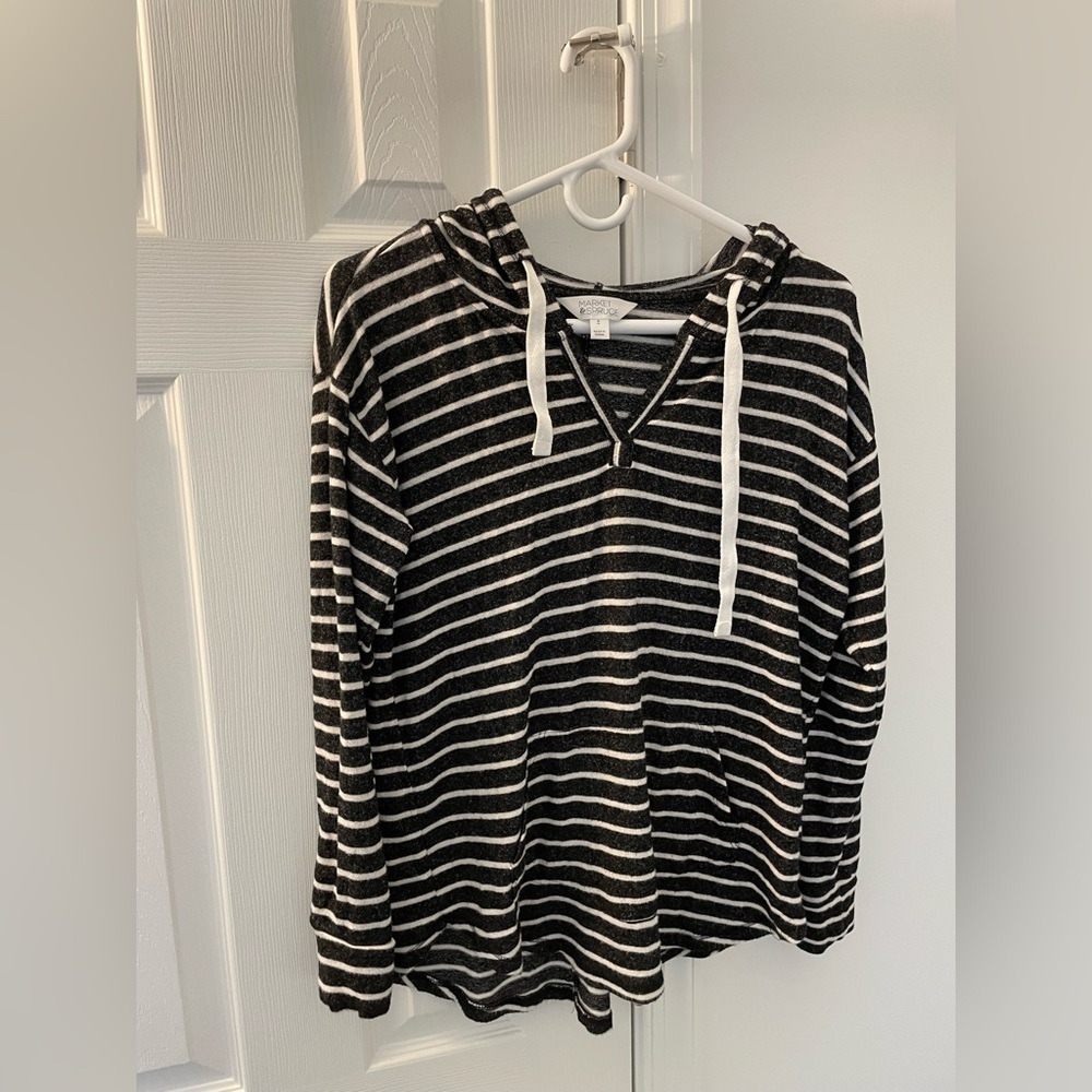 Soft and cozy like new shirt with hoodie, XS, dark grey and white striped